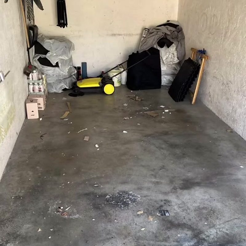 Leergeräumte Garage