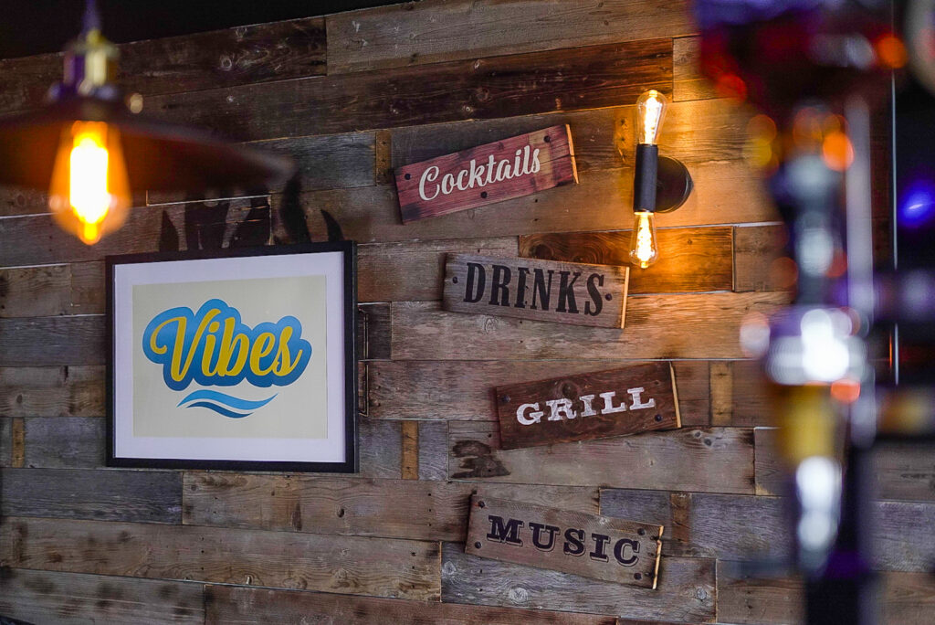 Erlebt stilvolle Drinks, feine Küche und besondere Events im Vibes Thannhausen – Bar, Restaurant & Eventlocation mit einzigartiger Atmosphäre