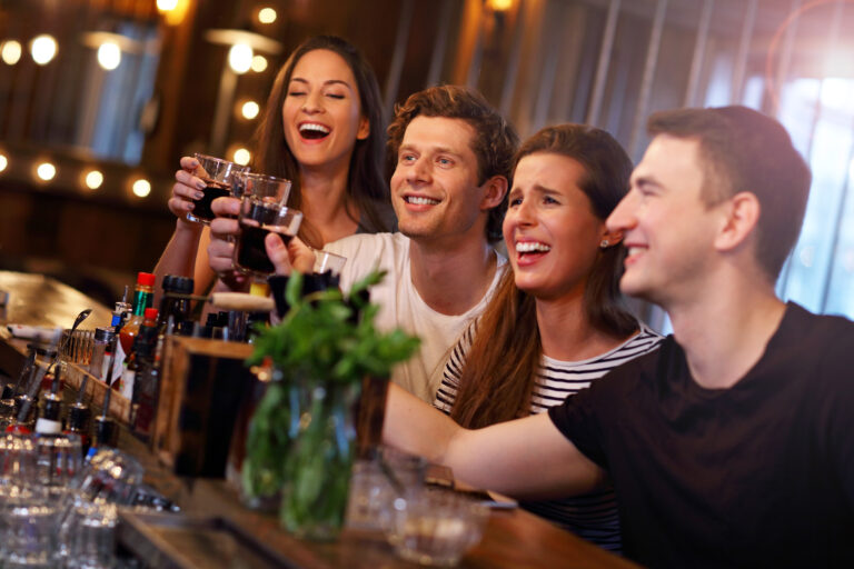 Erlebt stilvolle Drinks, feine Küche und besondere Events im Vibes Thannhausen – Bar, Restaurant & Eventlocation mit einzigartiger Atmosphäre