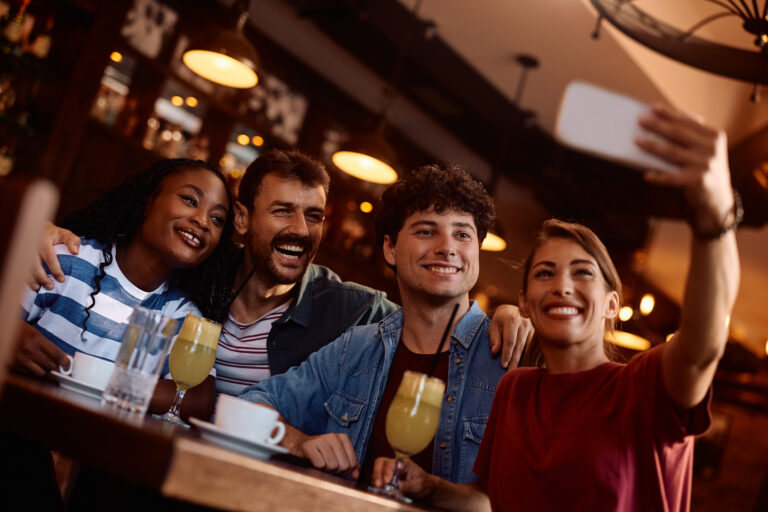 Erlebt stilvolle Drinks, feine Küche und besondere Events im Vibes Thannhausen – Bar, Restaurant & Eventlocation mit einzigartiger Atmosphäre