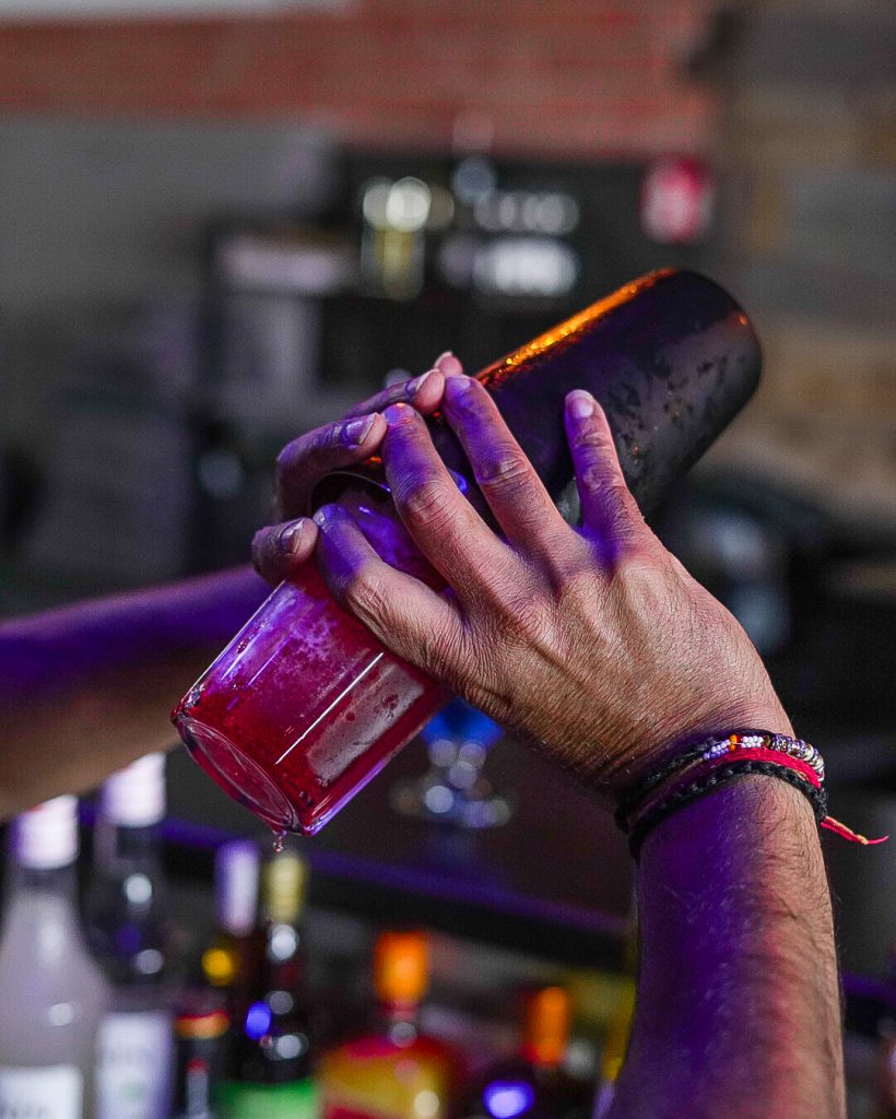 Erlebt stilvolle Drinks, feine Küche und besondere Events im Vibes Thannhausen – Bar, Restaurant & Eventlocation mit einzigartiger Atmosphäre